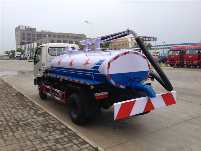 東風(fēng)多利卡國(guó)六吸糞車（5噸）