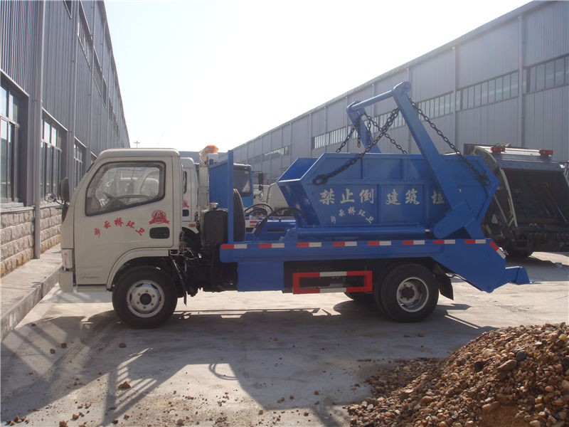 東風(fēng)多利卡擺臂垃圾車（4方）